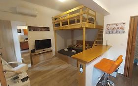 Garam Apartman At Danube